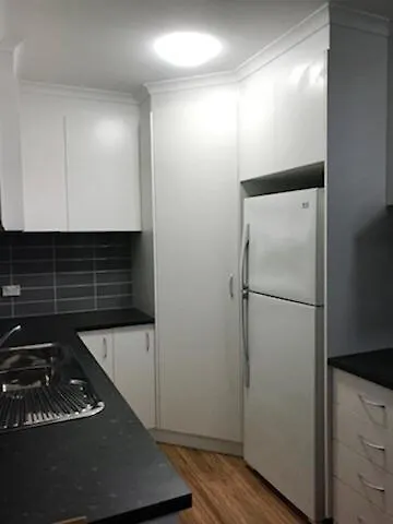 Executive 4Br 3Bath Entire Apartment In Heart Of The City & Parking Canberra