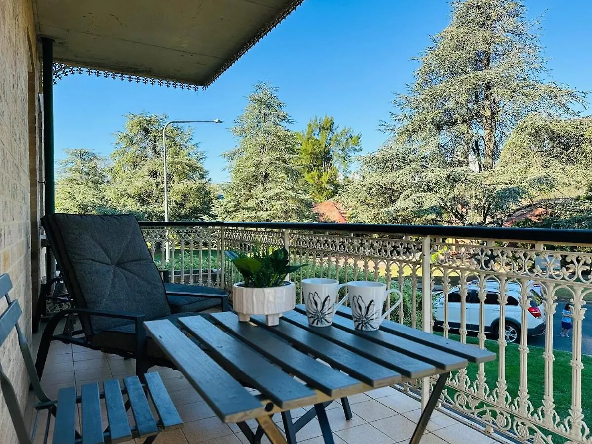 Executive 4Br 3Bath Entire Apartment In Heart Of The City & Parking Canberra