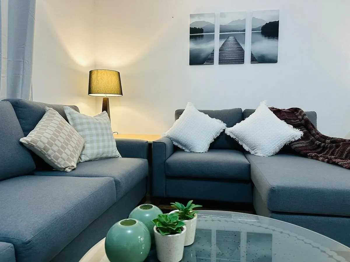 Executive 4Br 3Bath Entire Apartment In Heart Of The City & Parking Canberra 0*,