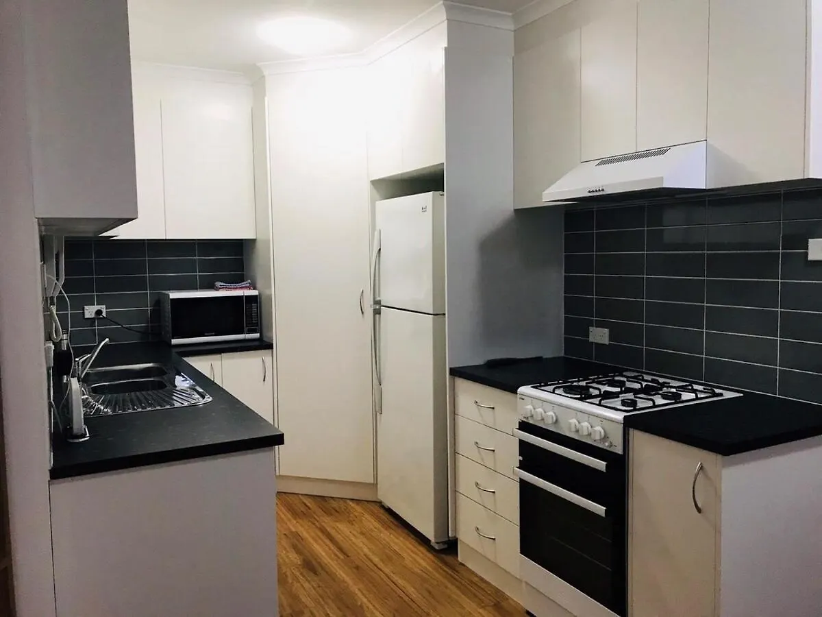 Executive 4Br 3Bath Entire Apartment In Heart Of The City & Parking Canberra Australië