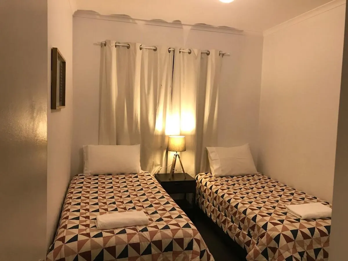 Executive 4Br 3Bath Entire Apartment In Heart Of The City & Parking Canberra
